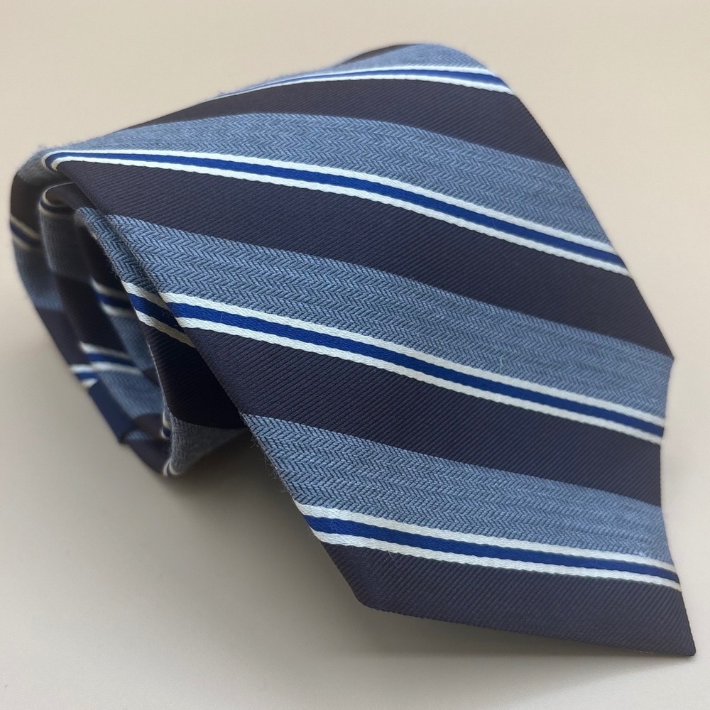 Tommy Hilfiger Mens‎ Silk Necktie Navy Blue Grey Striped Herringbone Silk Tie